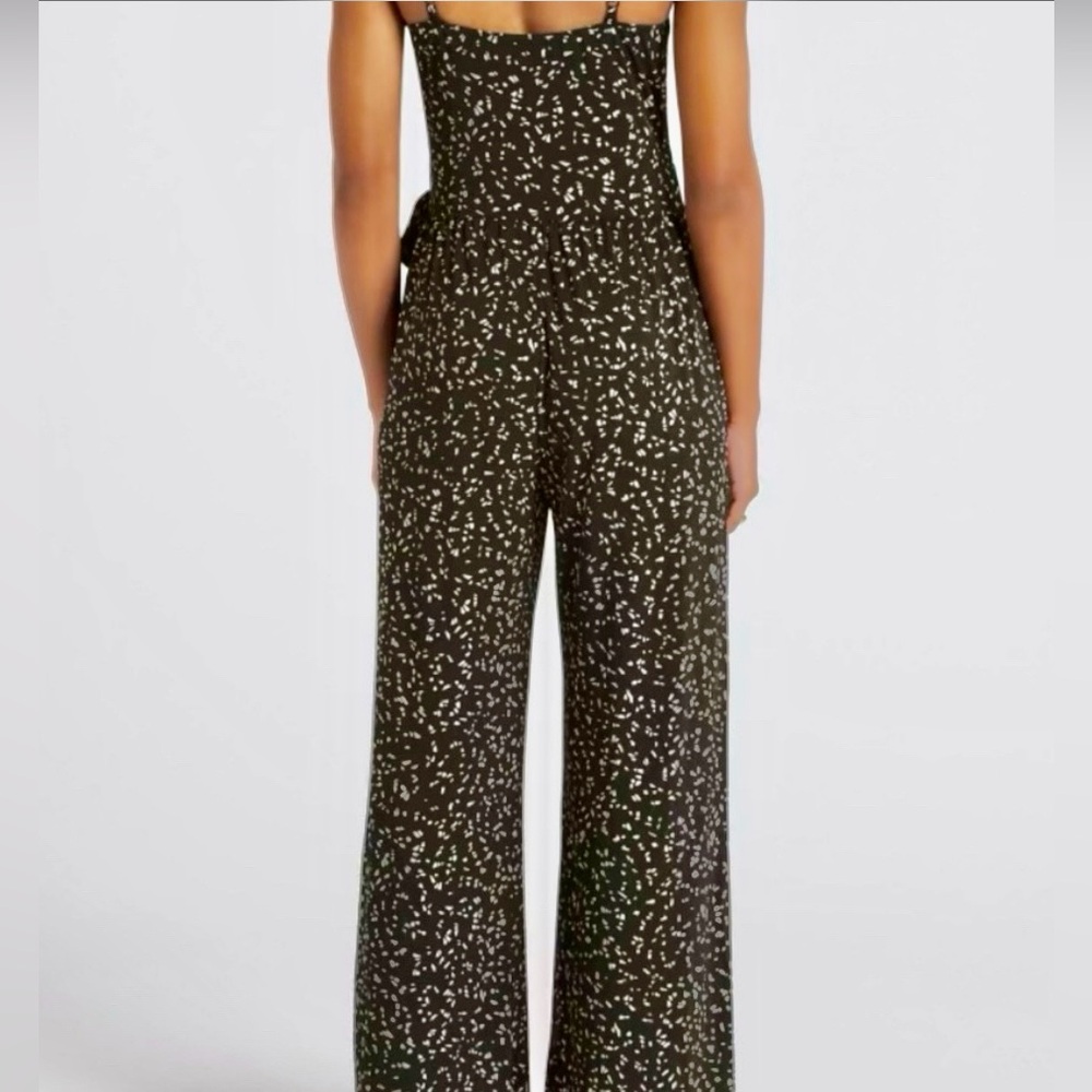 KAILEIGH Flattering Black & White Patterned Jumpsuit W/off-white Fleck Pattern - Picture 6 of 9